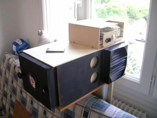 Illustration for article titled Projectors Made From Trash Deliver HD Video and Stereoscopic Movies